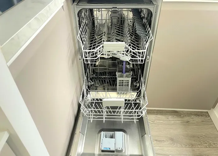 Les Pieds Dans L'eau / F2 Avec Vue Sur *