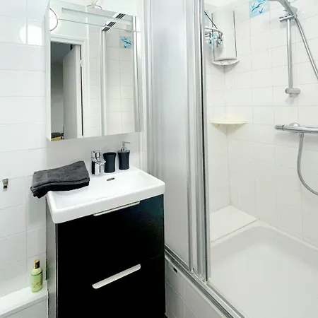 Les Pieds Dans L'eau / F2 Avec Vue Sur *