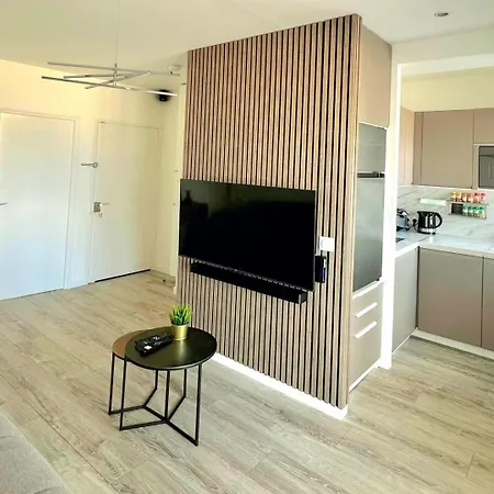 Les Pieds Dans L'eau / F2 Avec Vue Sur Appartement