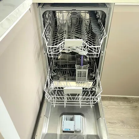 Les Pieds Dans L'eau / F2 Avec Vue Sur *